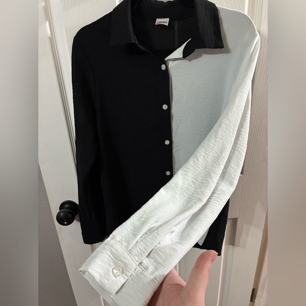 Women’s Large Black and White Button Up Blouse - Picture 2 of 6